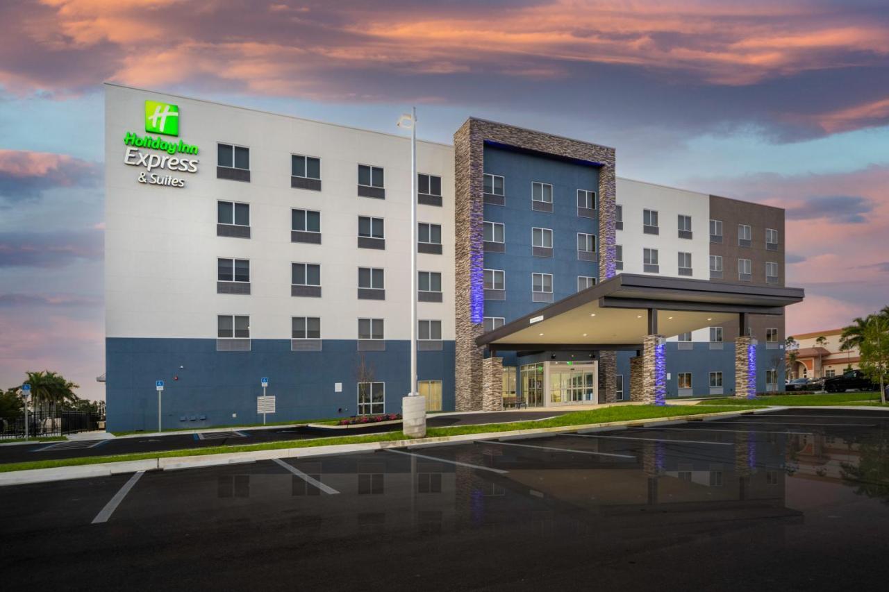 Holiday Inn Express & Suites - Fort Myers Airport By Ihg Ngoại thất bức ảnh