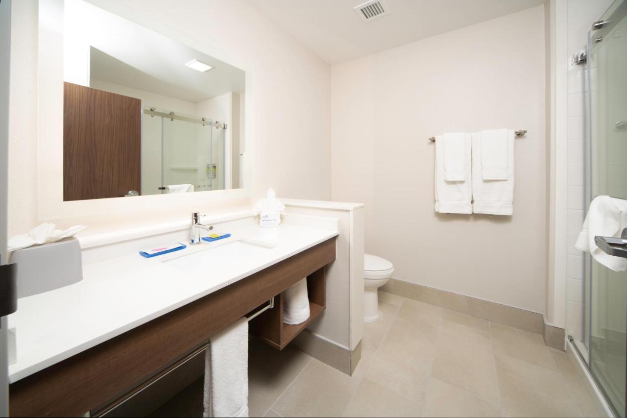Holiday Inn Express & Suites - Fort Myers Airport By Ihg Ngoại thất bức ảnh